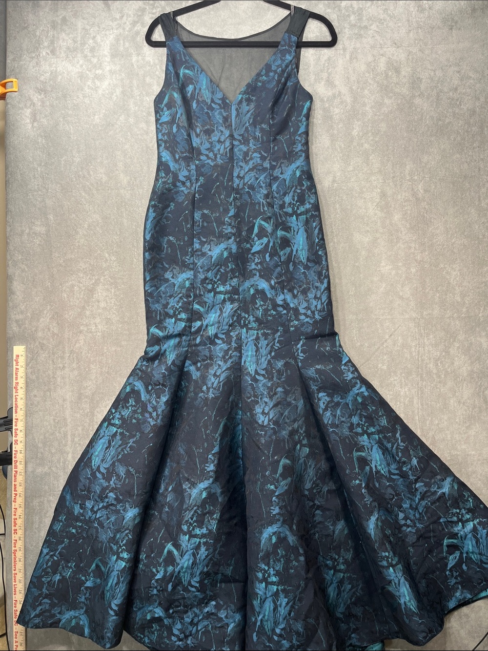Vera Wang Size 6 Blue Floral Jacquard Mermaid Trumpet Formal Gown